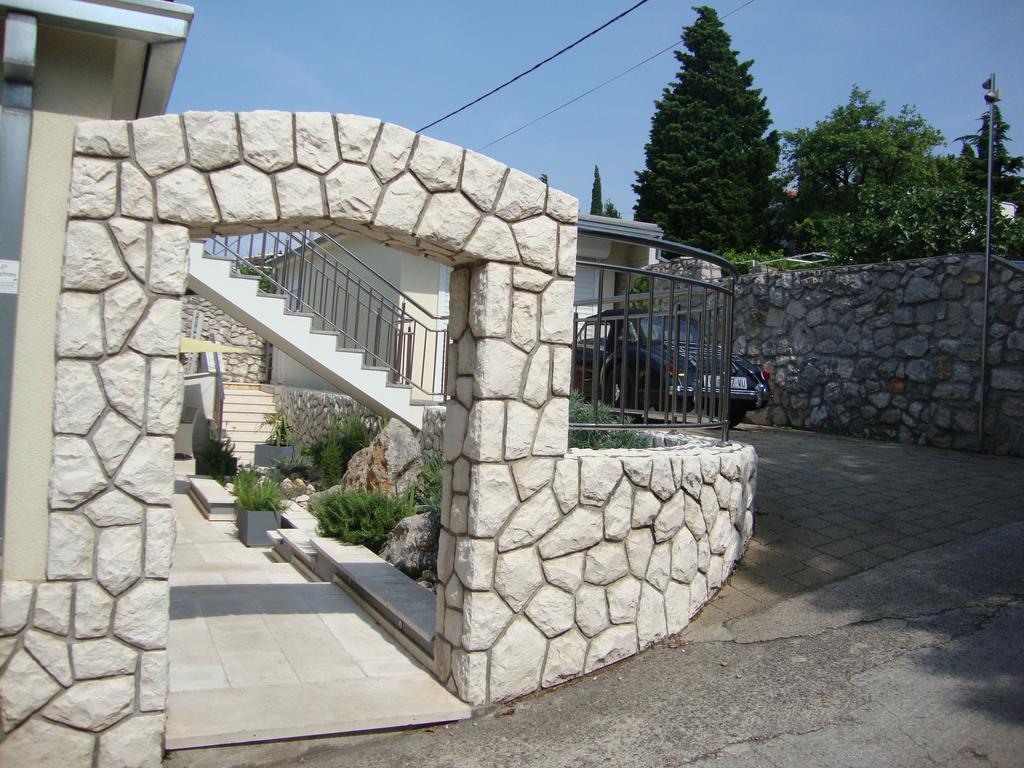 Apartments Ilona Нови Винодолски Екстериор снимка