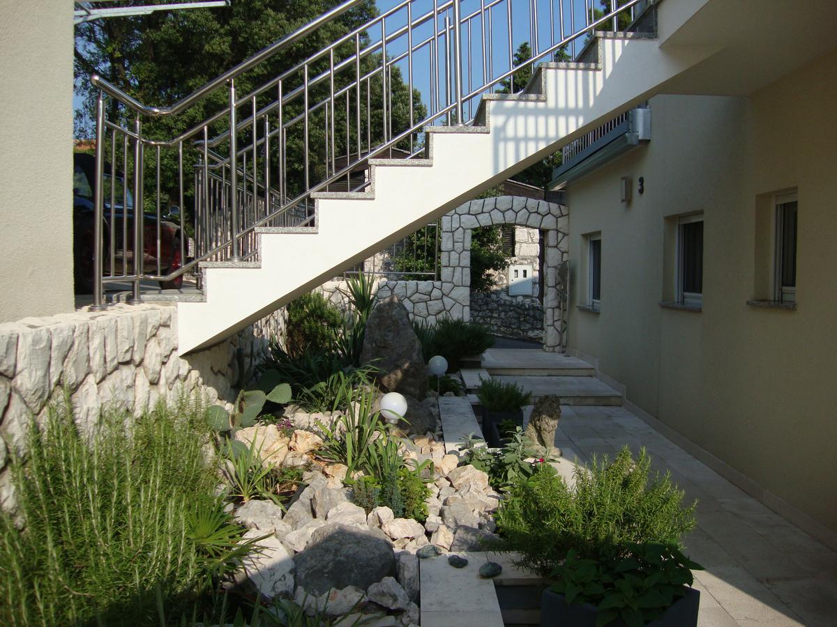 Apartments Ilona Нови Винодолски Екстериор снимка